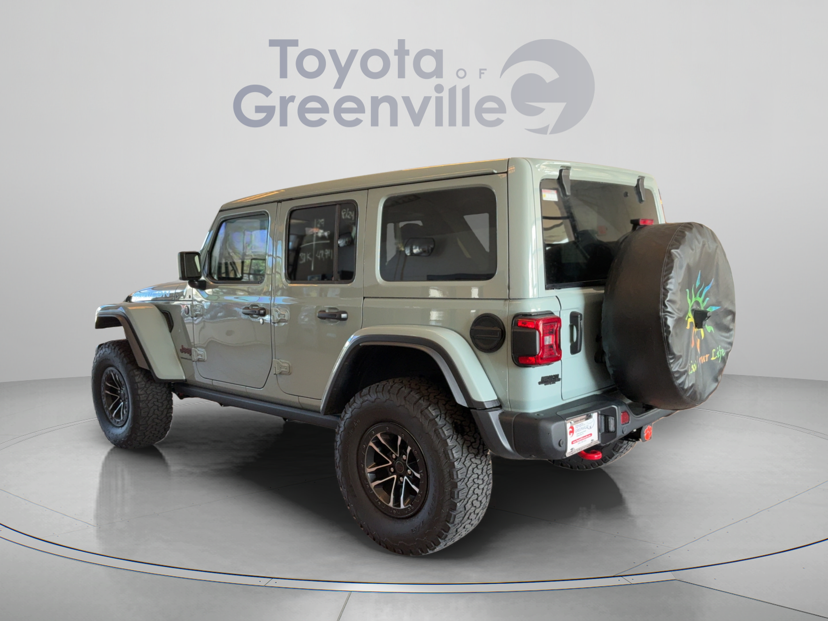 Used 2024 Jeep Wrangler Unlimited Rubicon AWD/4WD image 4