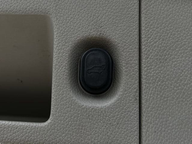 Used 2017 Cadillac Escalade Luxury RWD image 34