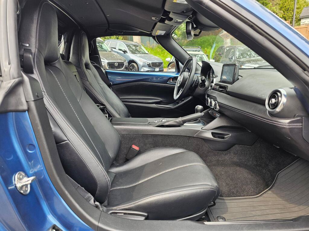 Used 2020 MAZDA MX-5 Miata RF Grand Touring RWD image 12
