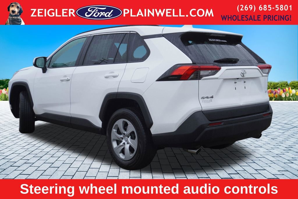 Used 2021 Toyota RAV4 LE image 3