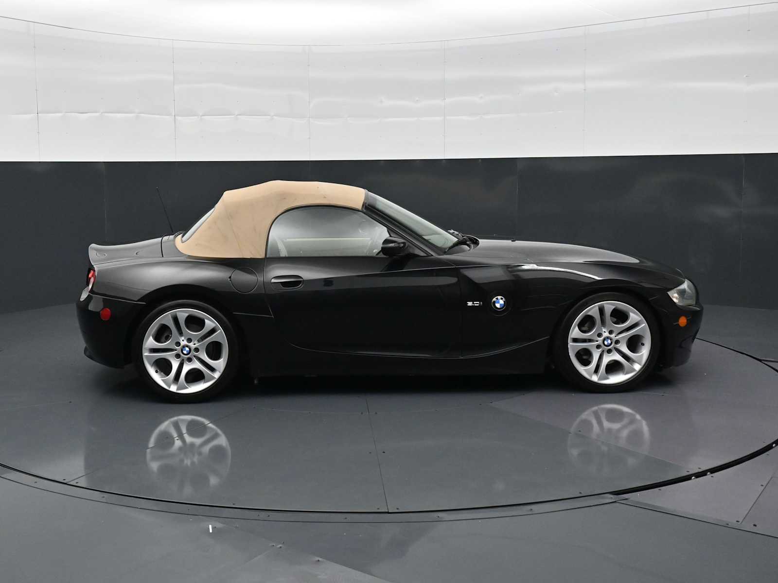 Used 2005 BMW Z4 3.0i RWD image 17