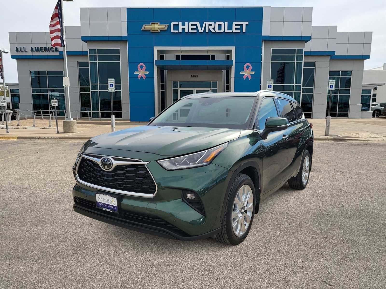 Used 2023 Toyota Highlander Limited image 1