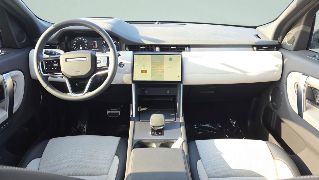 Used 2024 Land Rover Discovery Sport Dynamic SE AWD/4WD image 11