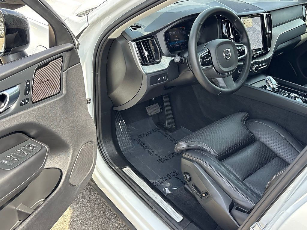 Used 2025 Volvo XC60 T8 Ultra w/ Protection Package Premier AWD/4WD image 15