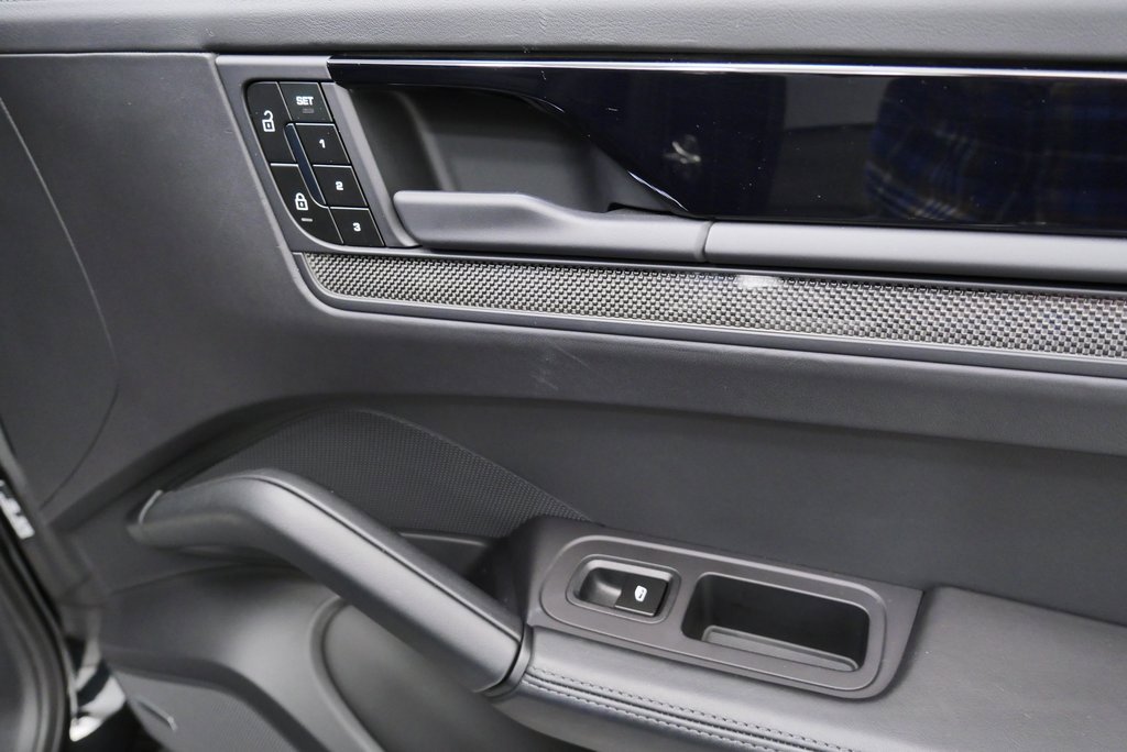 Used 2025 Porsche Cayenne GTS image 18