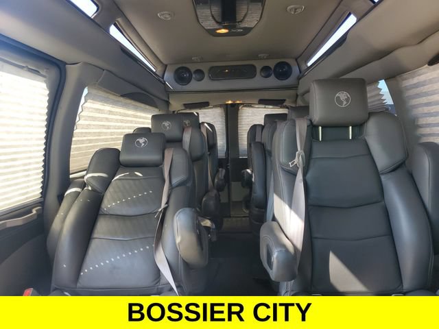 Used 2022 GMC Savana 2500 Extended w/ Enhanced Convenience Package RWD image 10