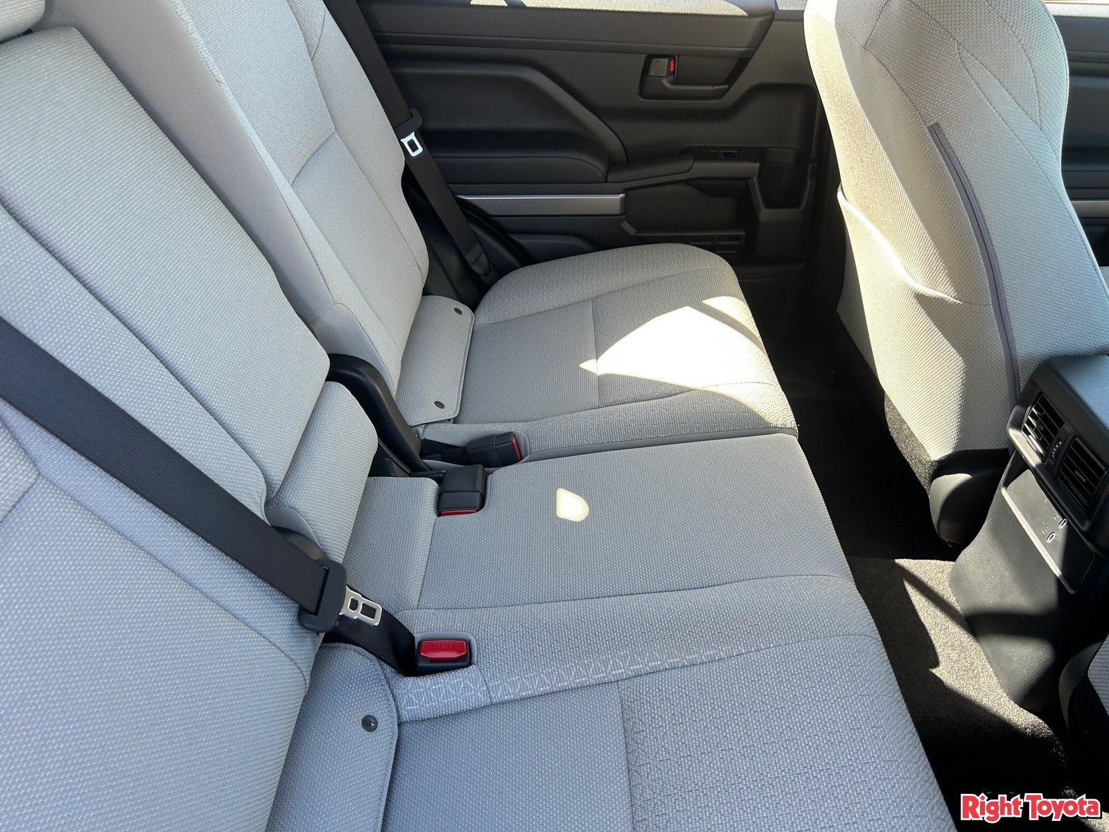 New 2026 Toyota 4Runner SR5 AWD/4WD image 15