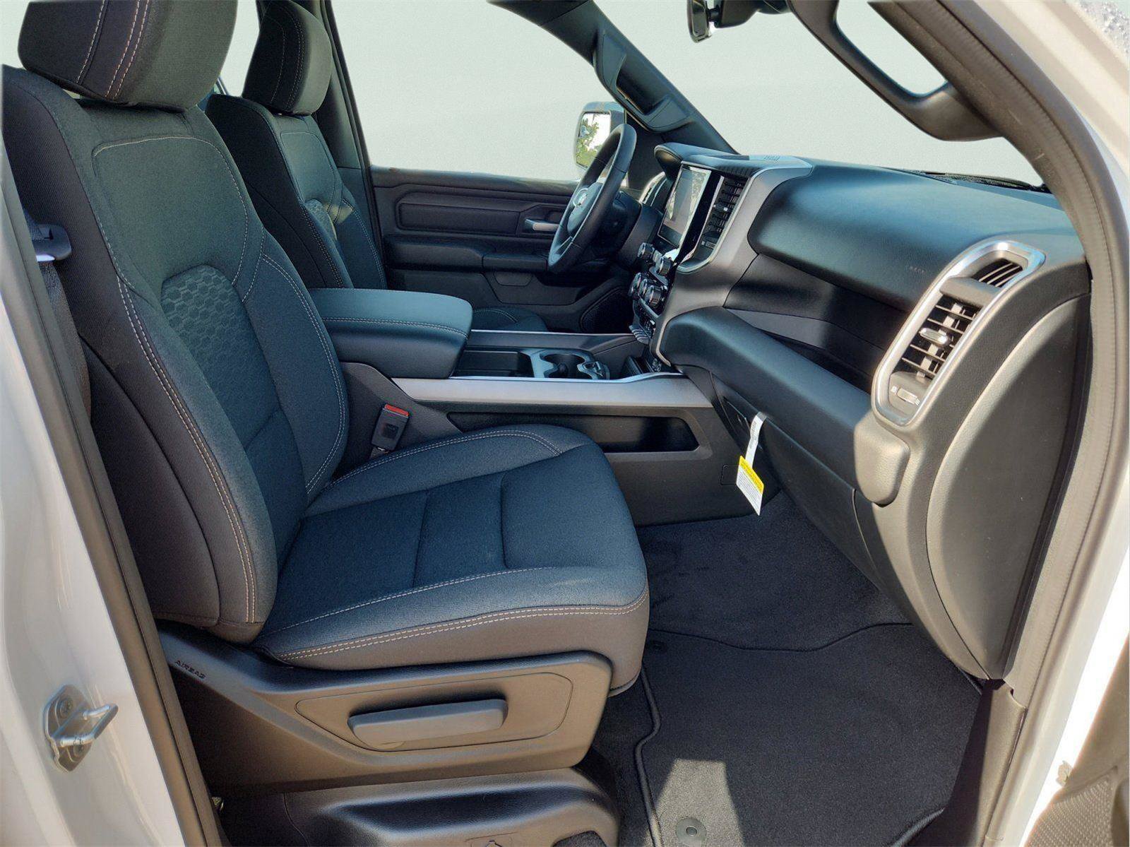 New 2026 RAM 1500 Express AWD/4WD image 24