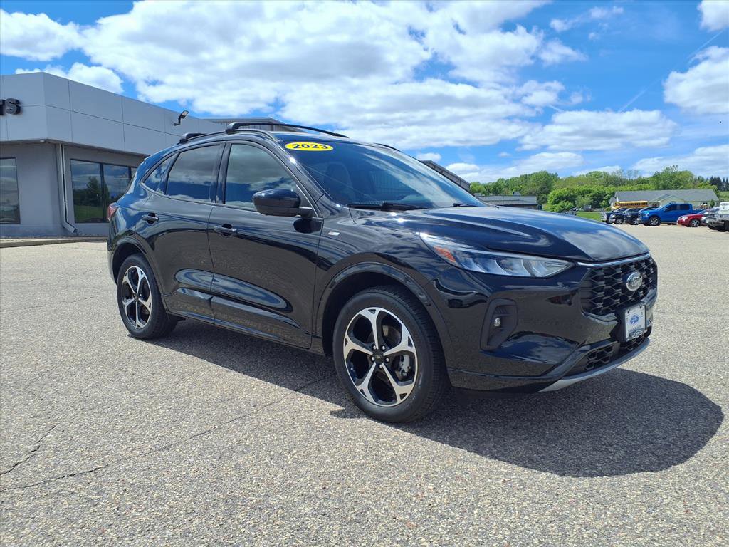 Used 2023 Ford Escape ST-Line Select w/ Tech Pack #2 AWD/4WD image 1