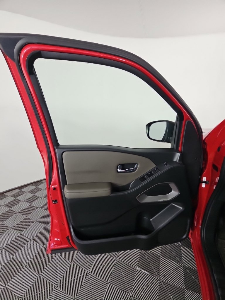 Used 2022 Nissan Frontier SV AWD/4WD image 26