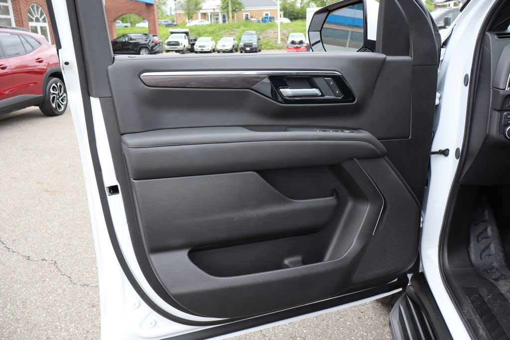 New 2025 Chevrolet Tahoe 4WD image 9