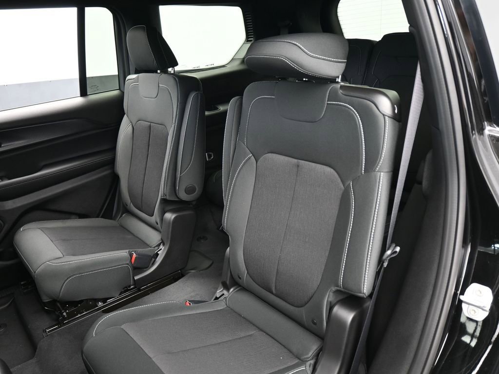 New 2026 Jeep Grand Cherokee L Laredo image 27