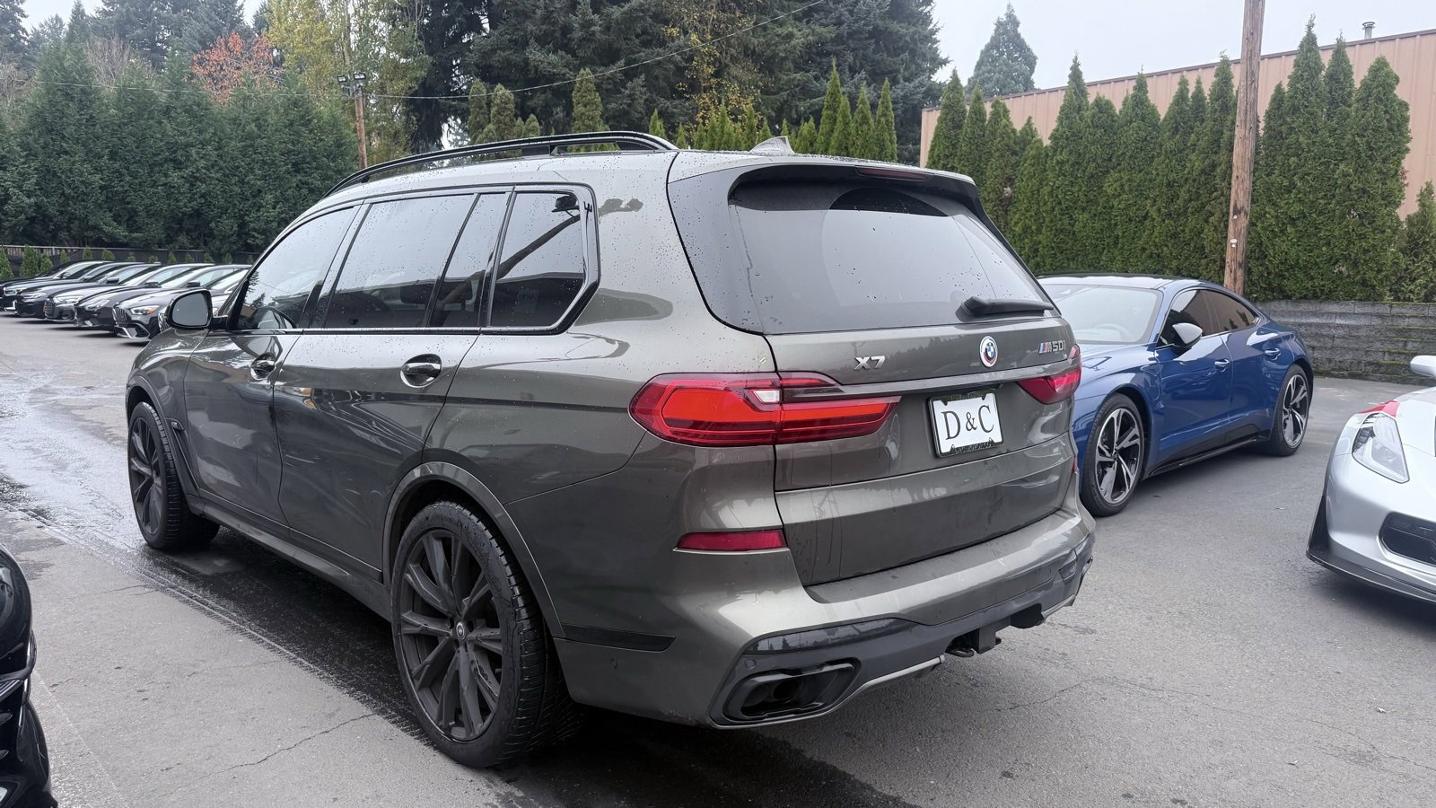 Used 2022 BMW X7 M50i image 2