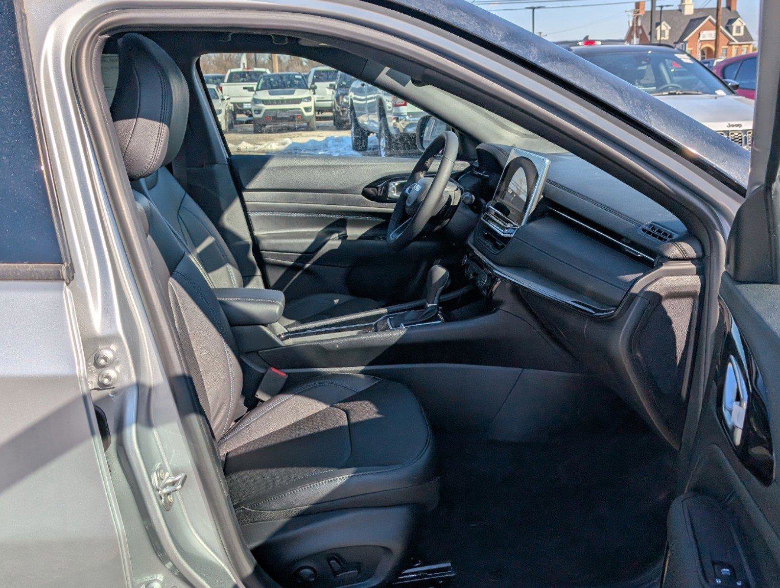 New 2025 Jeep Compass Limited w/ High Altitude Package image 6