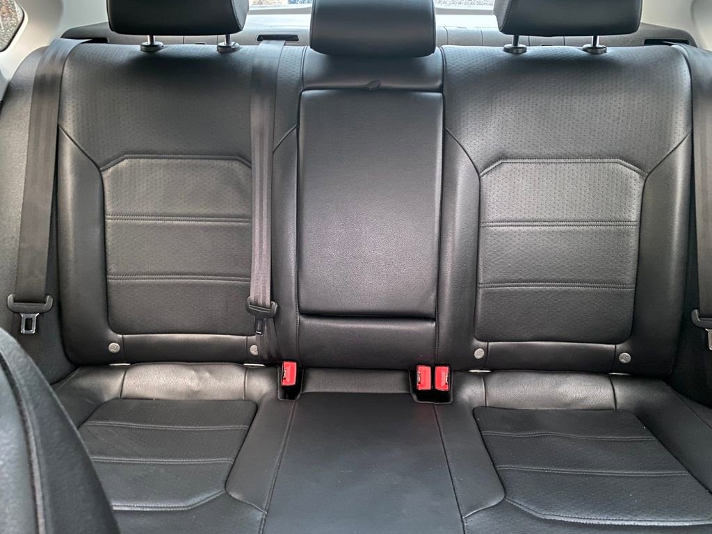 Used 2017 Volkswagen Passat 1.8T SE image 18