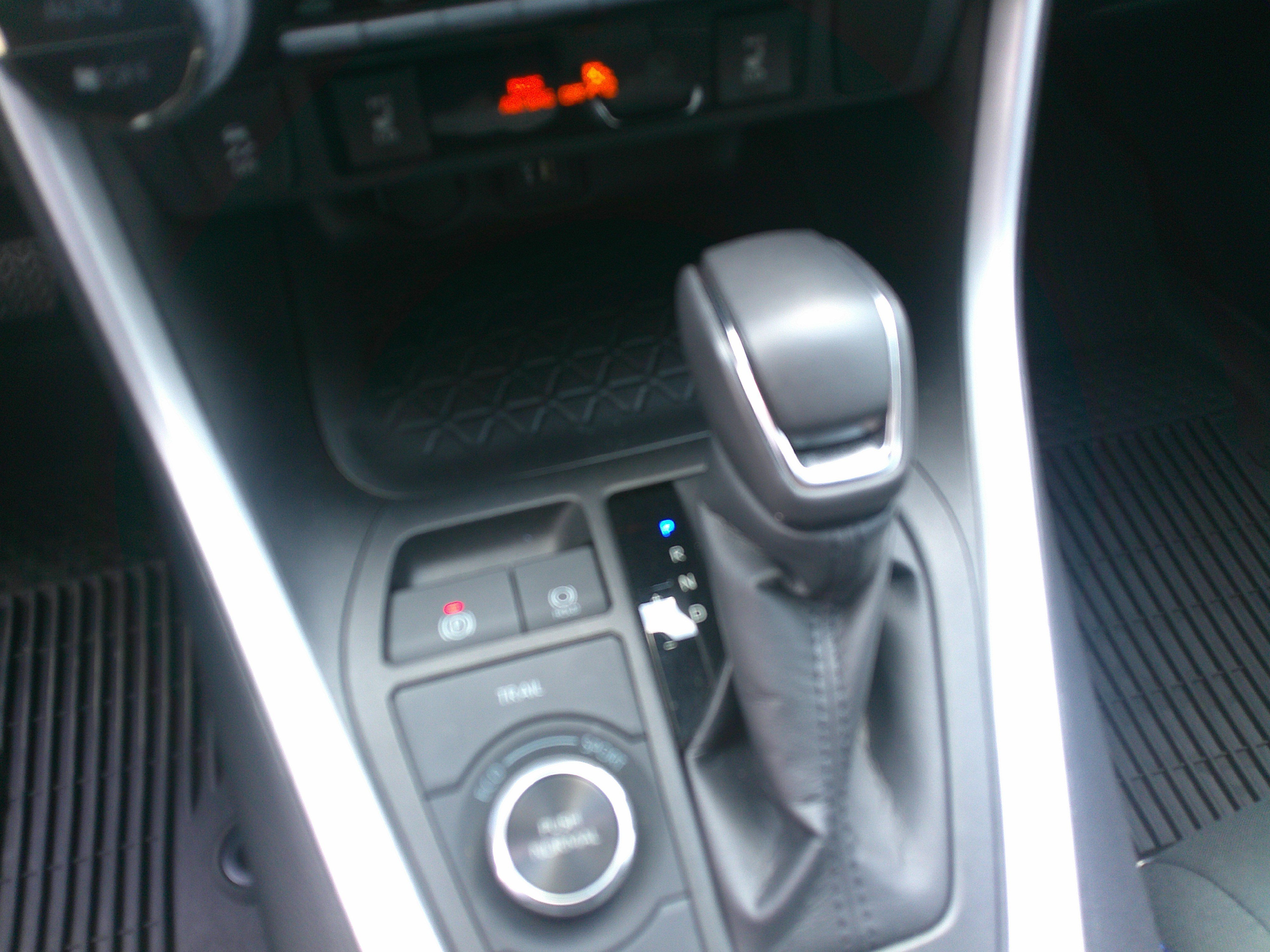 Used 2023 Toyota RAV4 SE w/ Convenience Package image 27