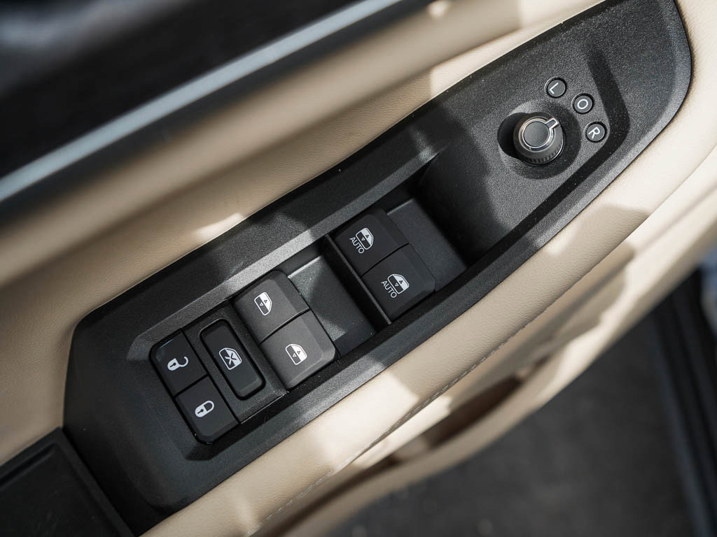 New 2025 Jeep Grand Cherokee L Limited w/ Trailer Tow Package image 17