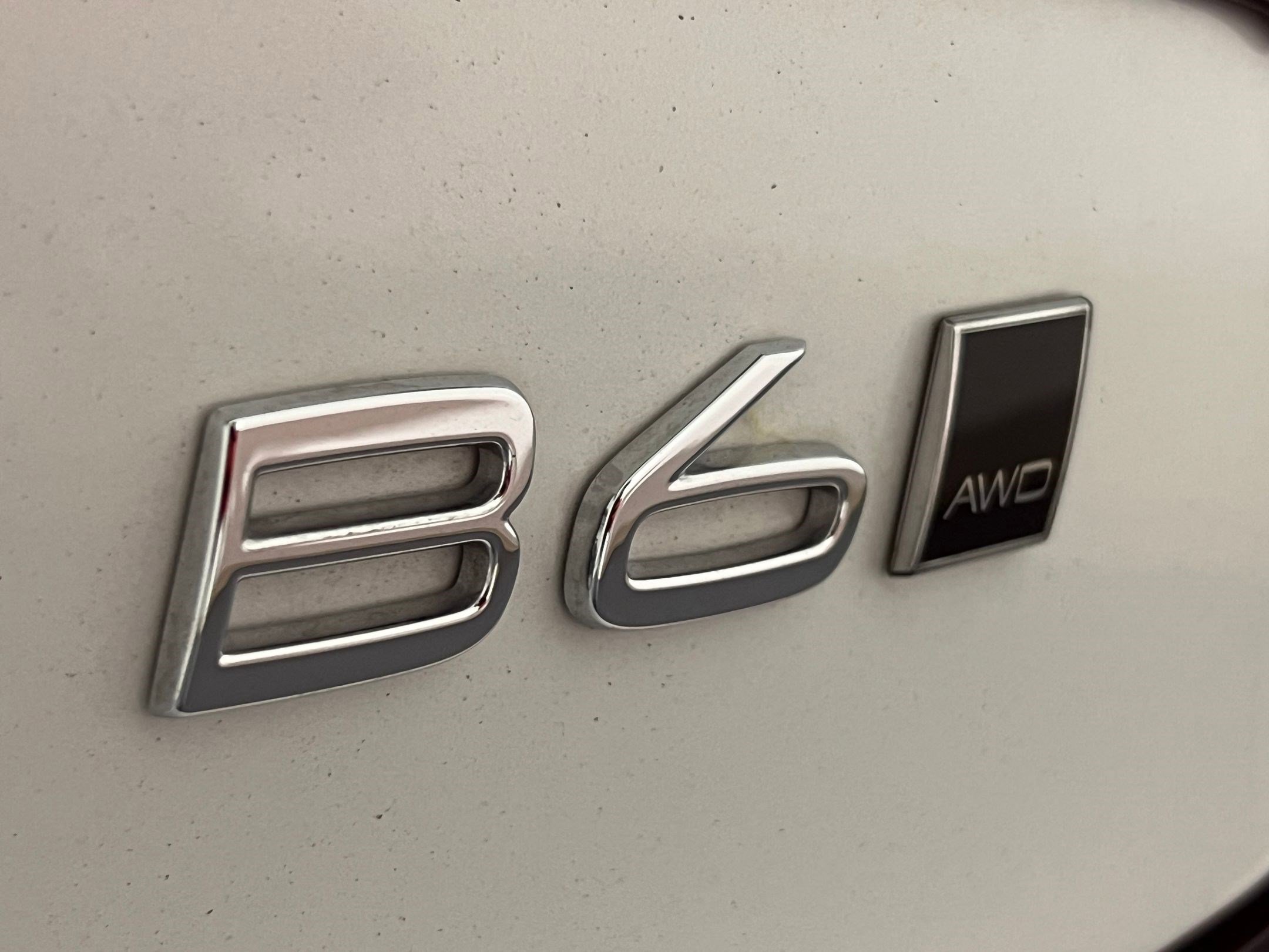 Used 2025 Volvo S90 B6 Plus image 34