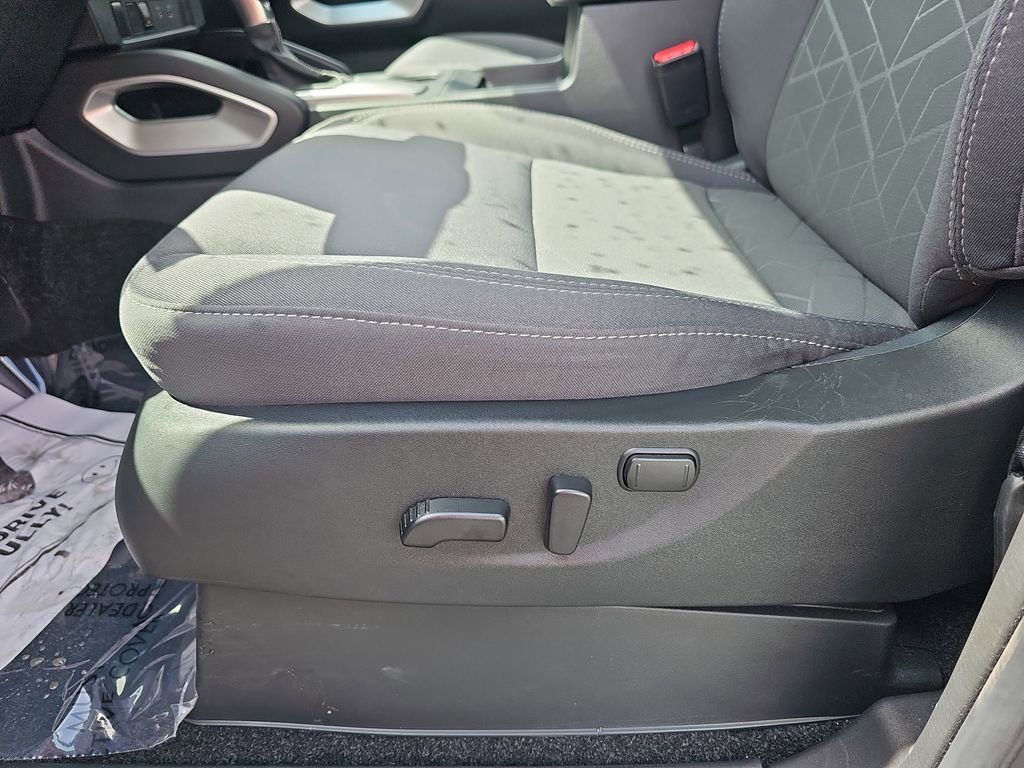Used 2025 Nissan Frontier SV image 31