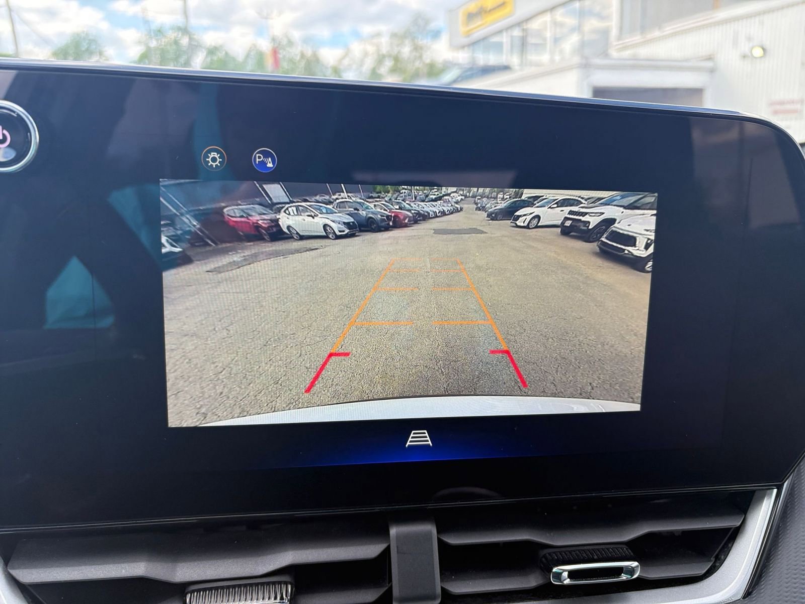 Used 2025 Chevrolet Equinox LT FWD image 23