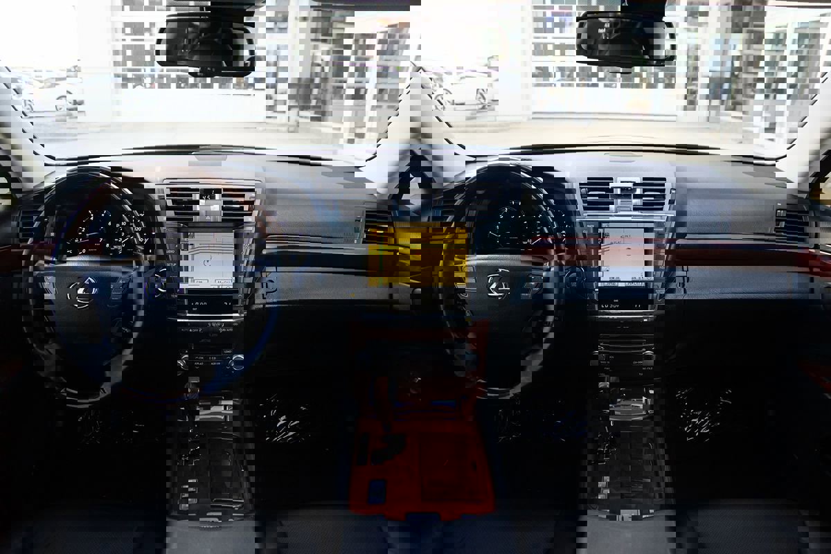 Used 2010 Lexus LS 460 image 57