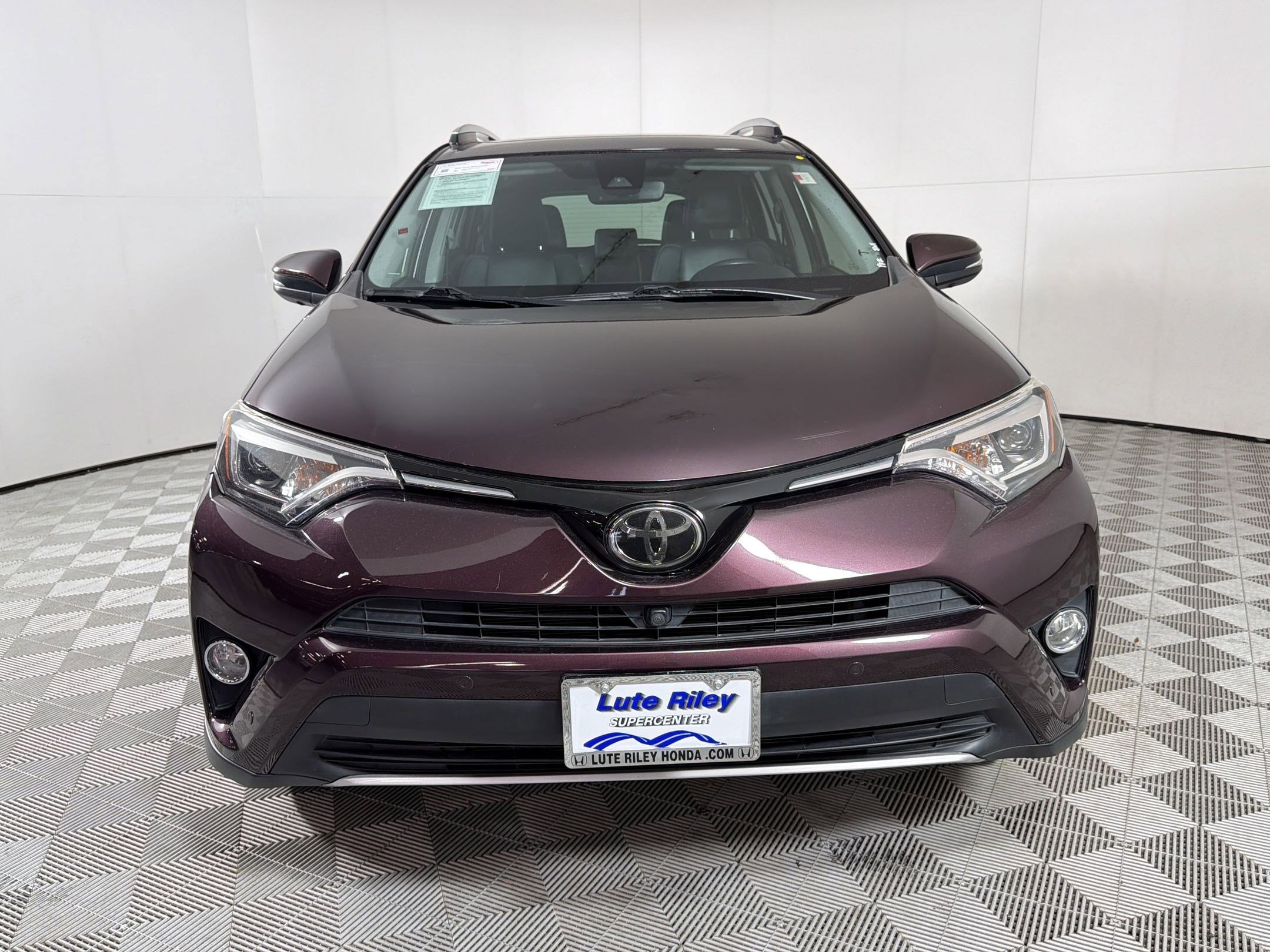 Used 2016 Toyota RAV4 Limited w/ Advanced Technology Package FWD image 6