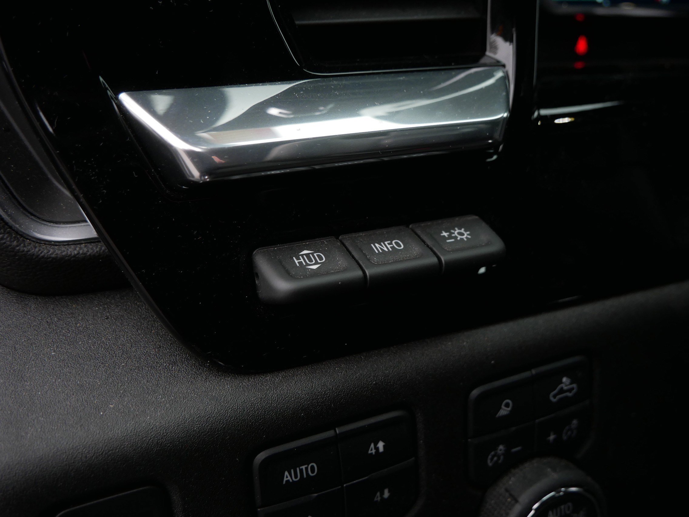 Certified 2025 Chevrolet Silverado 1500 High Country w/ Technology Package image 23