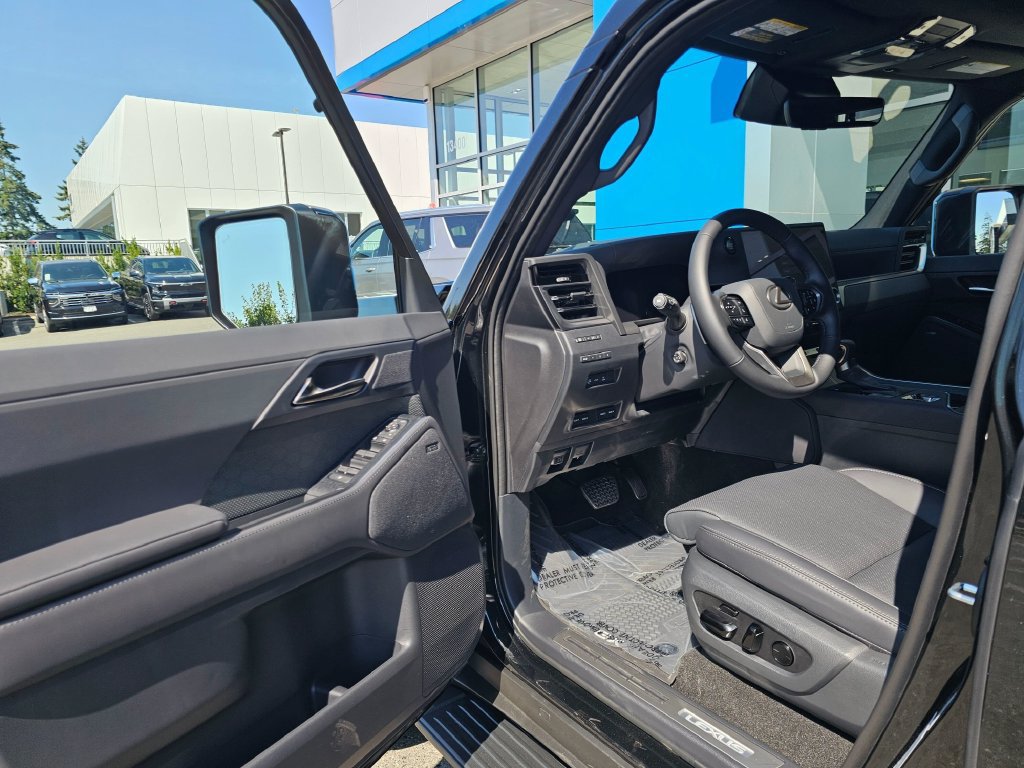 Used 2026 Lexus GX 550 AWD/4WD image 23