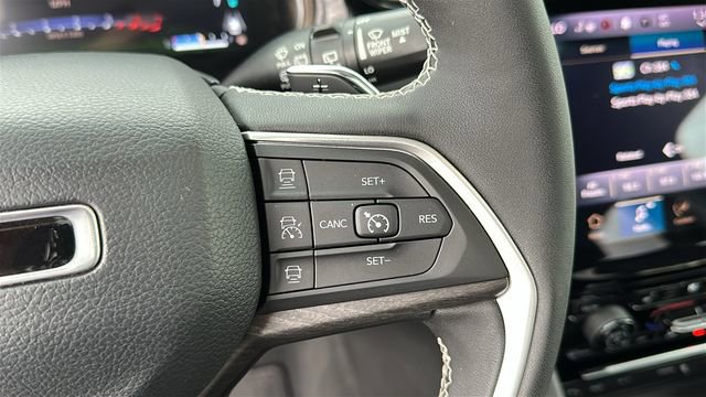 Used 2023 Jeep Grand Cherokee 30th Anniversary image 17