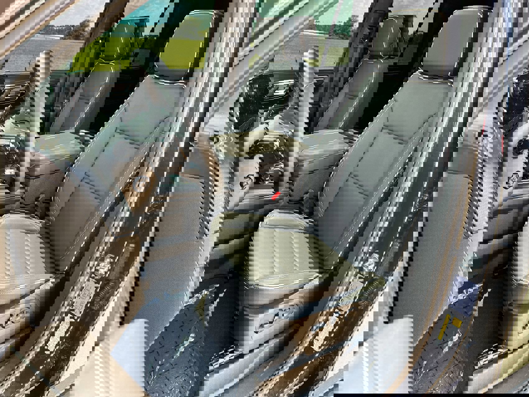 Used 2025 Chevrolet Tahoe Premier image 11