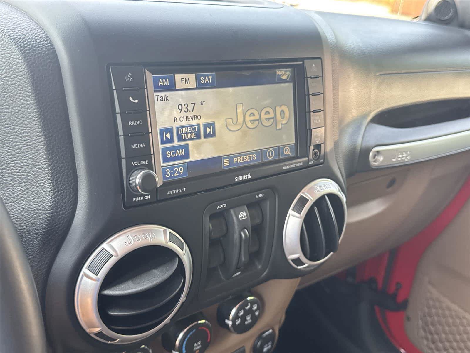 Used 2012 Jeep Wrangler Unlimited Sahara w/ Connectivity Group AWD/4WD image 23