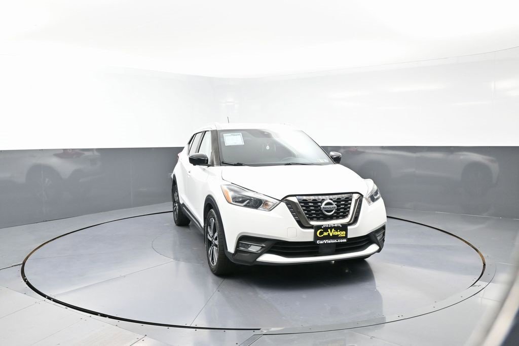 Used 2020 Nissan Kicks SR w/ SR Premium Package image 11