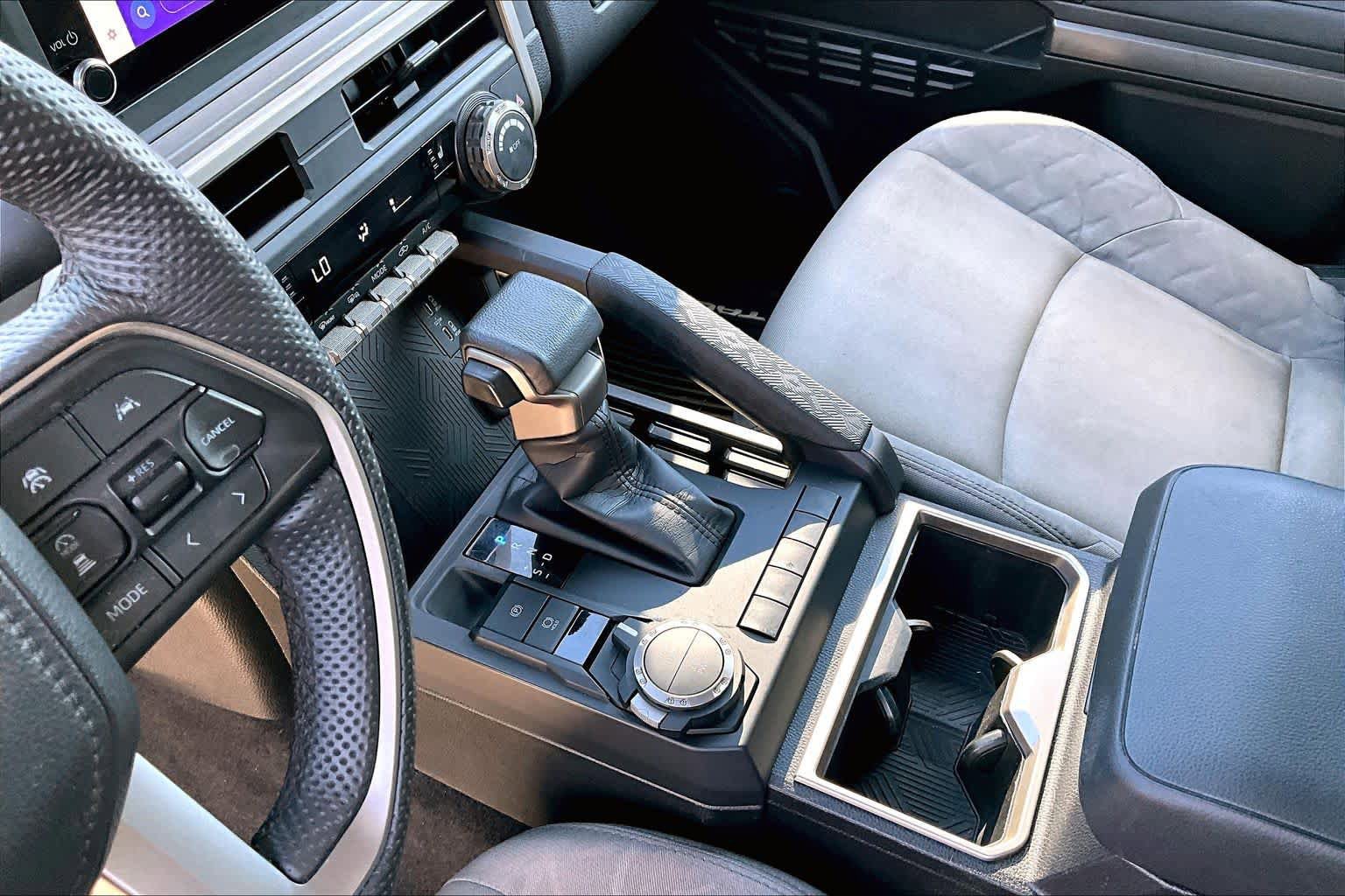 Certified 2024 Toyota Tacoma SR5 AWD/4WD image 16