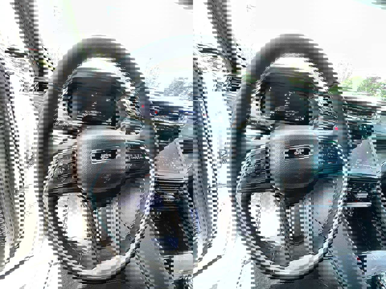 Used 2023 Jeep Grand Cherokee Altitude image 11