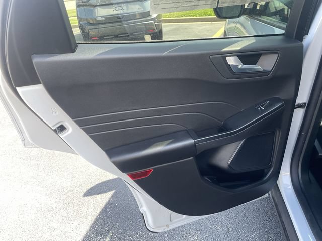 Used 2025 Ford Escape ST-Line Select AWD/4WD image 28