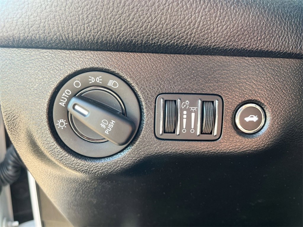 Used 2022 Dodge Challenger R/T Scat Pack w/ Scat Pack Stripe image 16