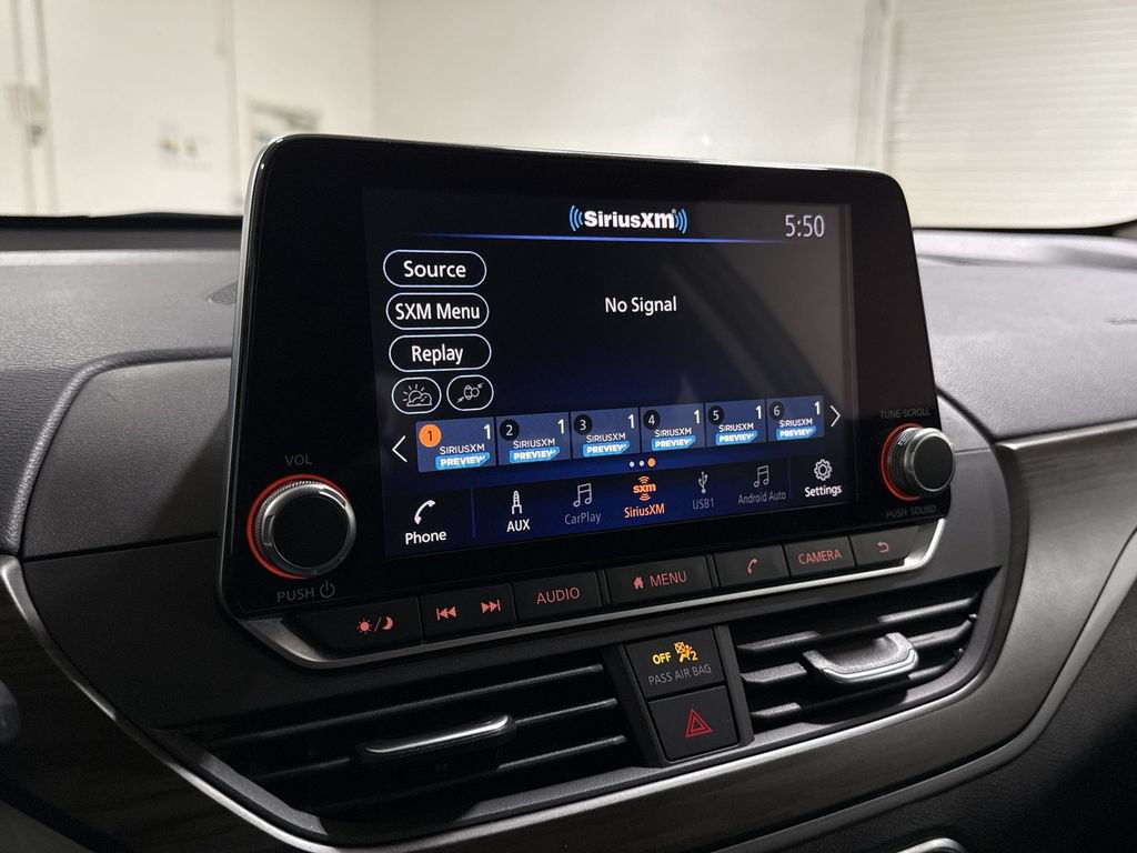 Used 2024 Nissan Altima 2.5 SV FWD image 14
