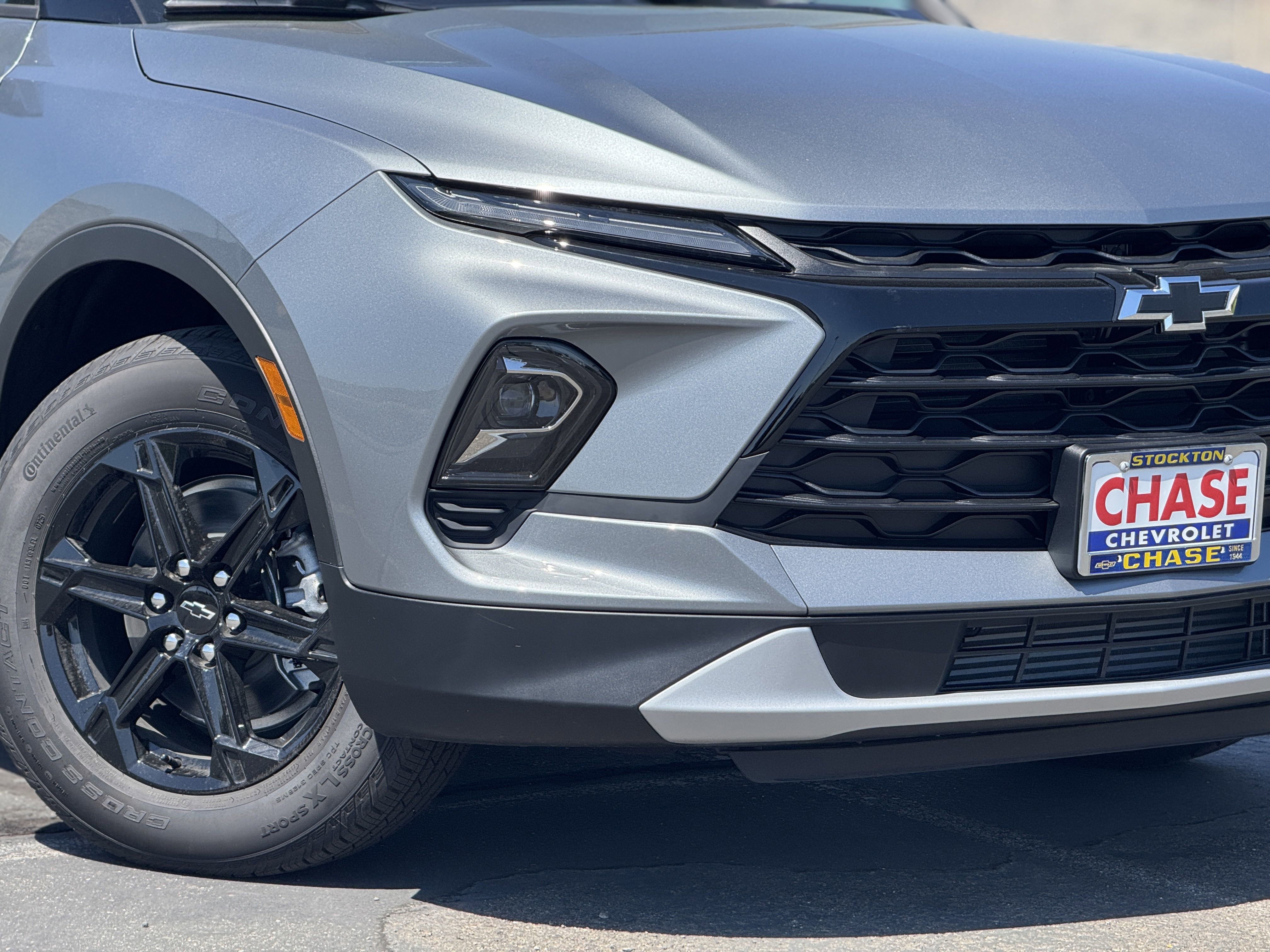 New 2025 Chevrolet Blazer LT w/ Midnight/Sport Edition image 3