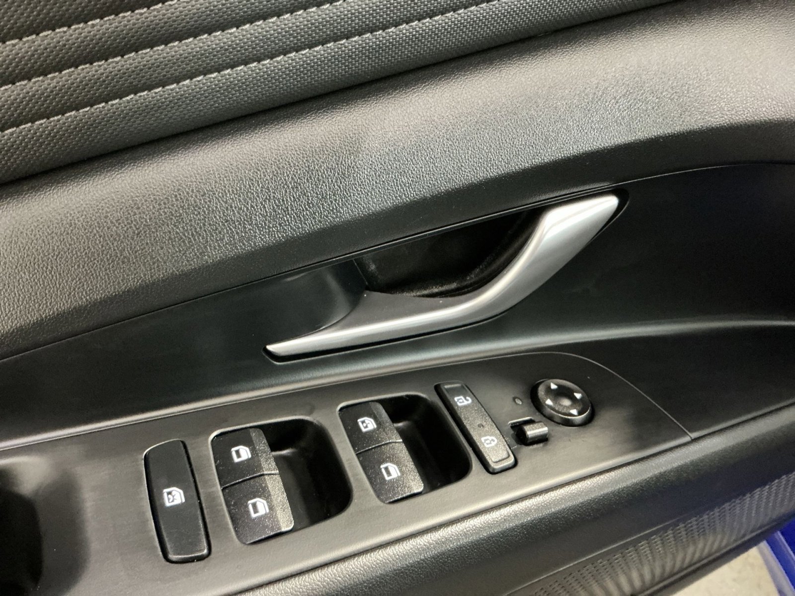 Used 2023 Hyundai Elantra Limited image 23