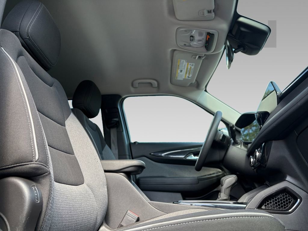 Used 2025 Chevrolet TrailBlazer LT FWD image 8