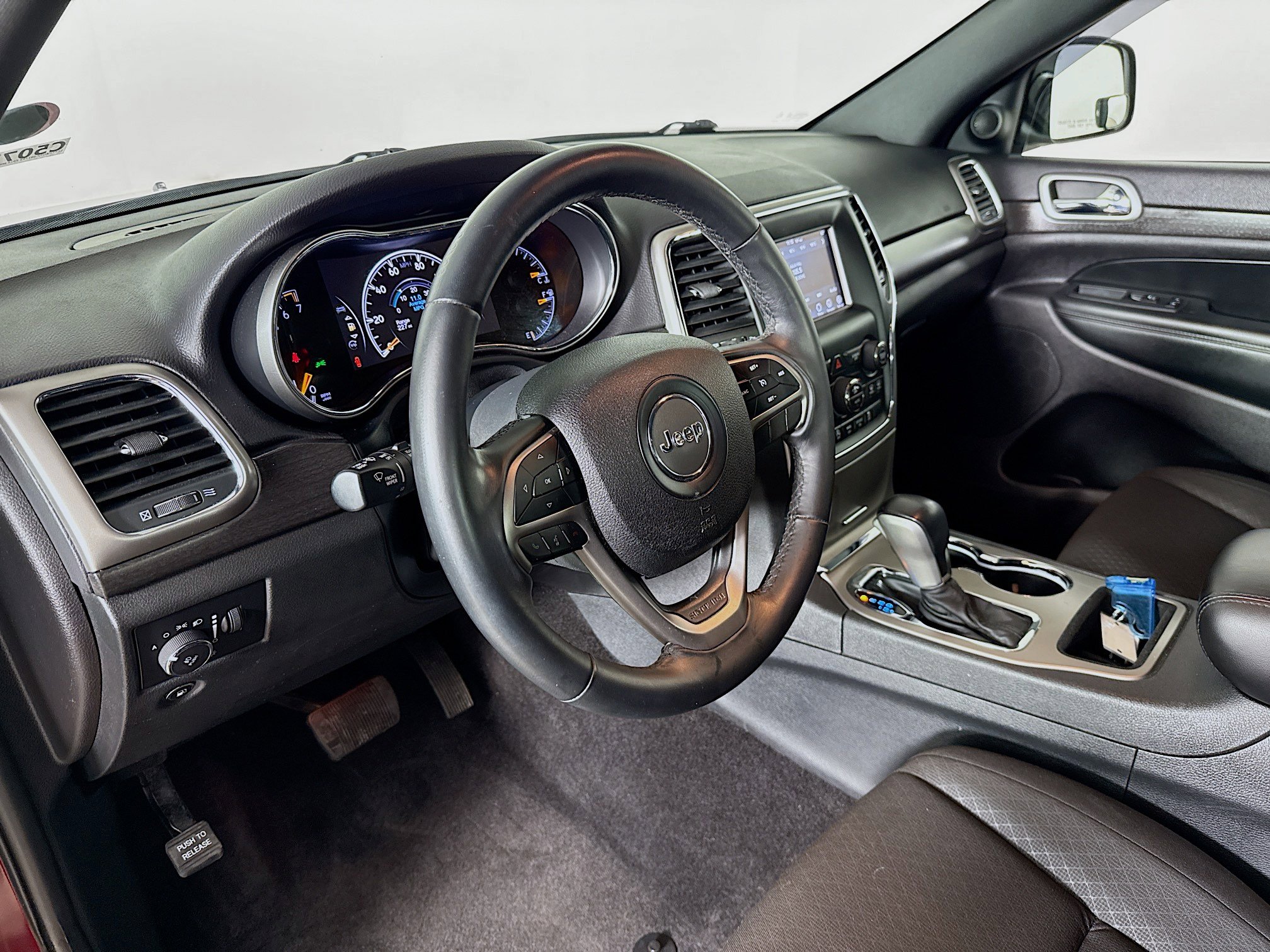 Used 2018 Jeep Grand Cherokee Laredo image 8