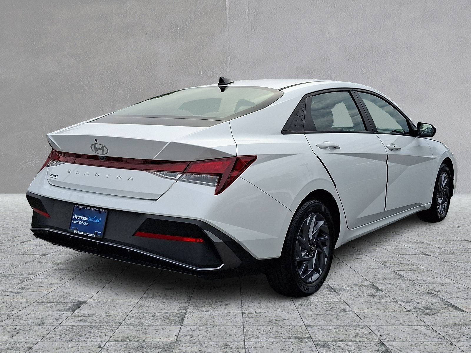 Certified 2024 Hyundai Elantra SEL FWD image 4