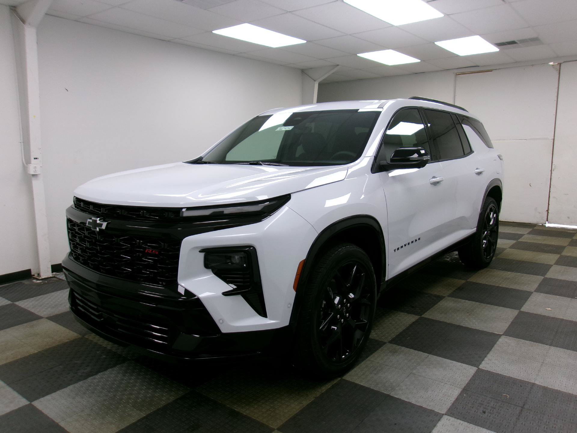 New 2026 Chevrolet Traverse RS w/ LPO, Floor Liner Package FWD image 1