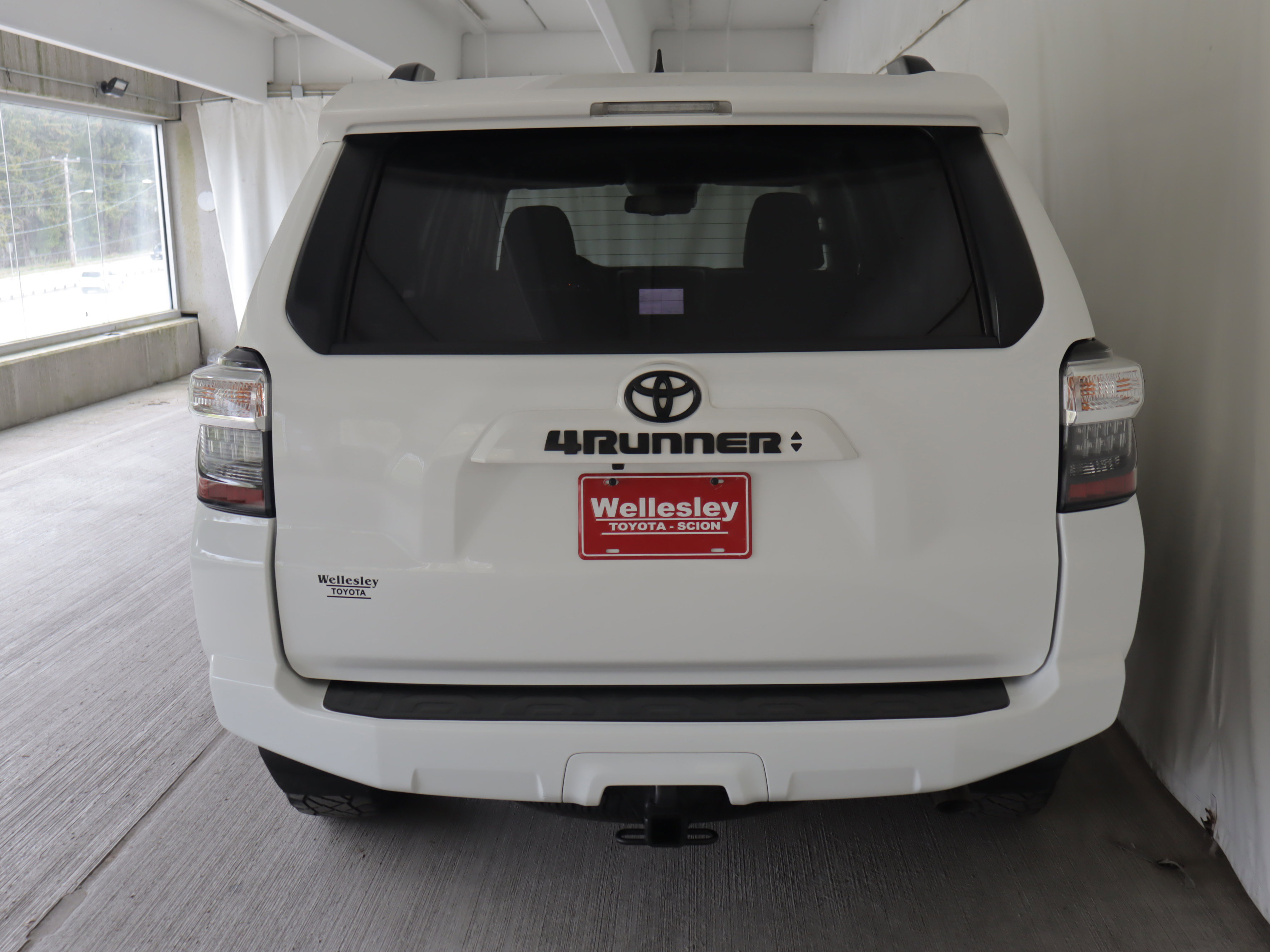 Used 2022 Toyota 4Runner SR5 AWD/4WD image 27
