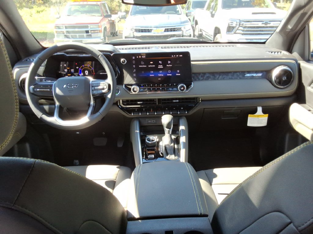 New 2026 Chevrolet Colorado ZR2 w/ Technology Package AWD/4WD image 18