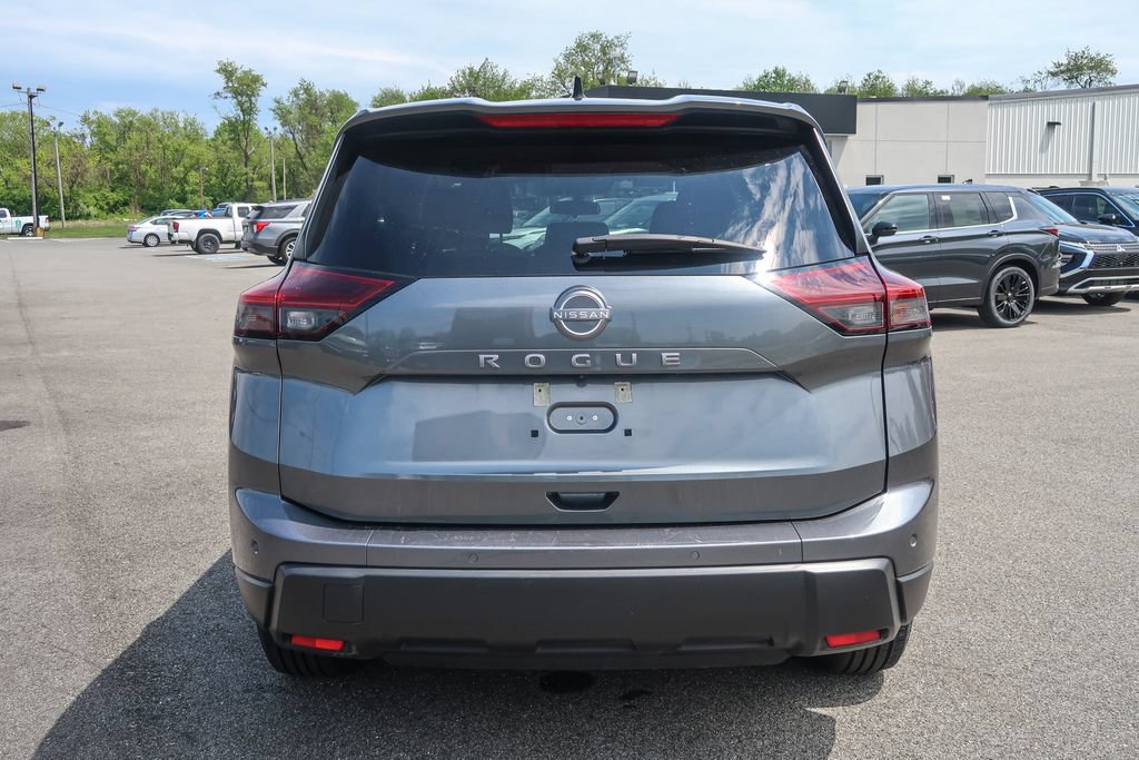Used 2024 Nissan Rogue S FWD image 10