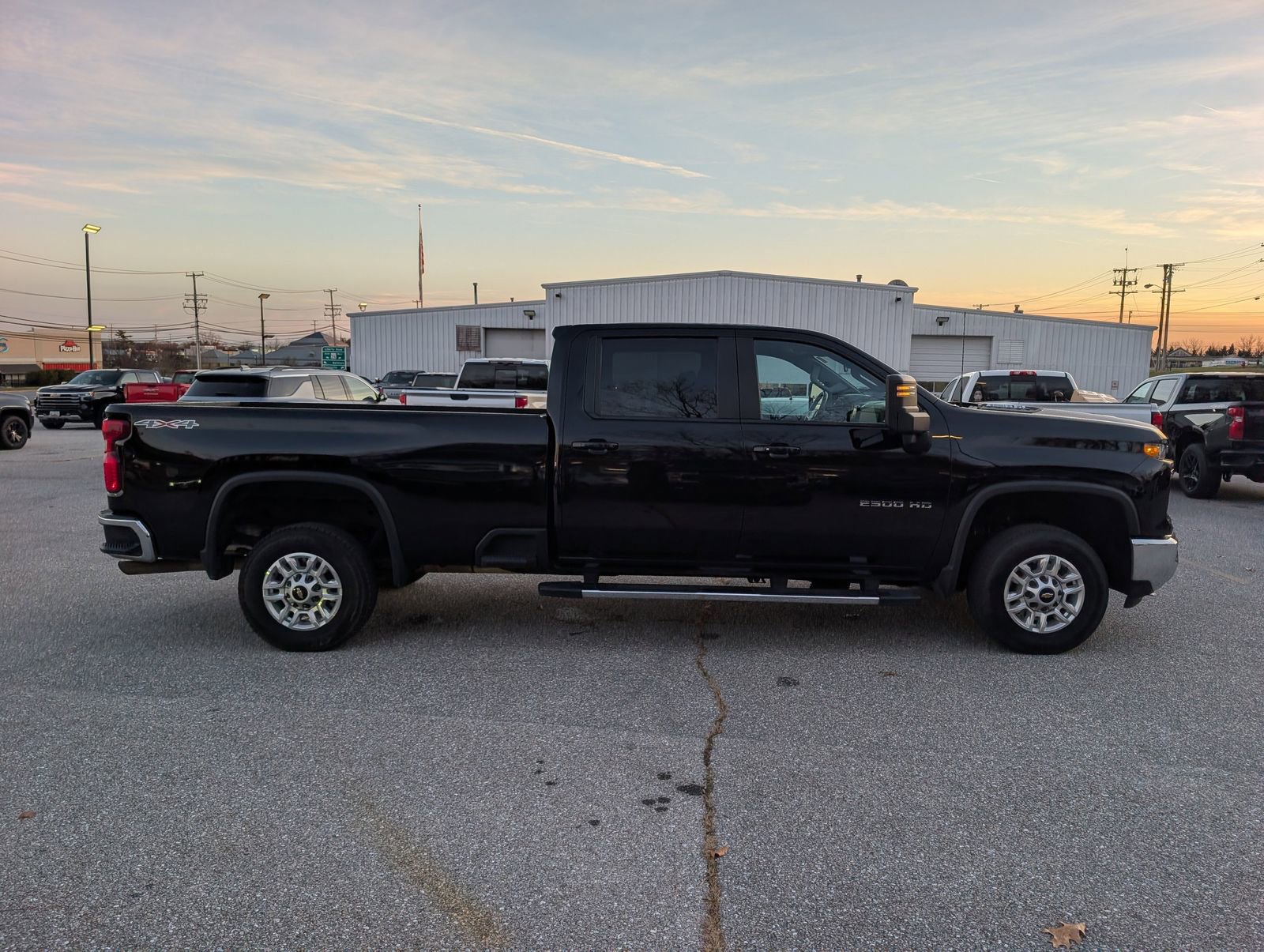 Used 2024 Chevrolet Silverado 2500 LT image 2