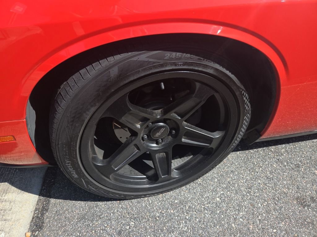Used 2018 Dodge Challenger SXT RWD image 17