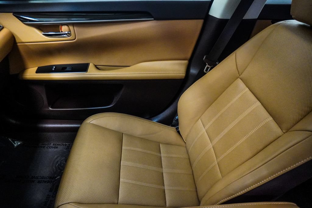 Used 2018 Lexus ES 350 w/ Luxury Package w/Wood Trim FWD image 39
