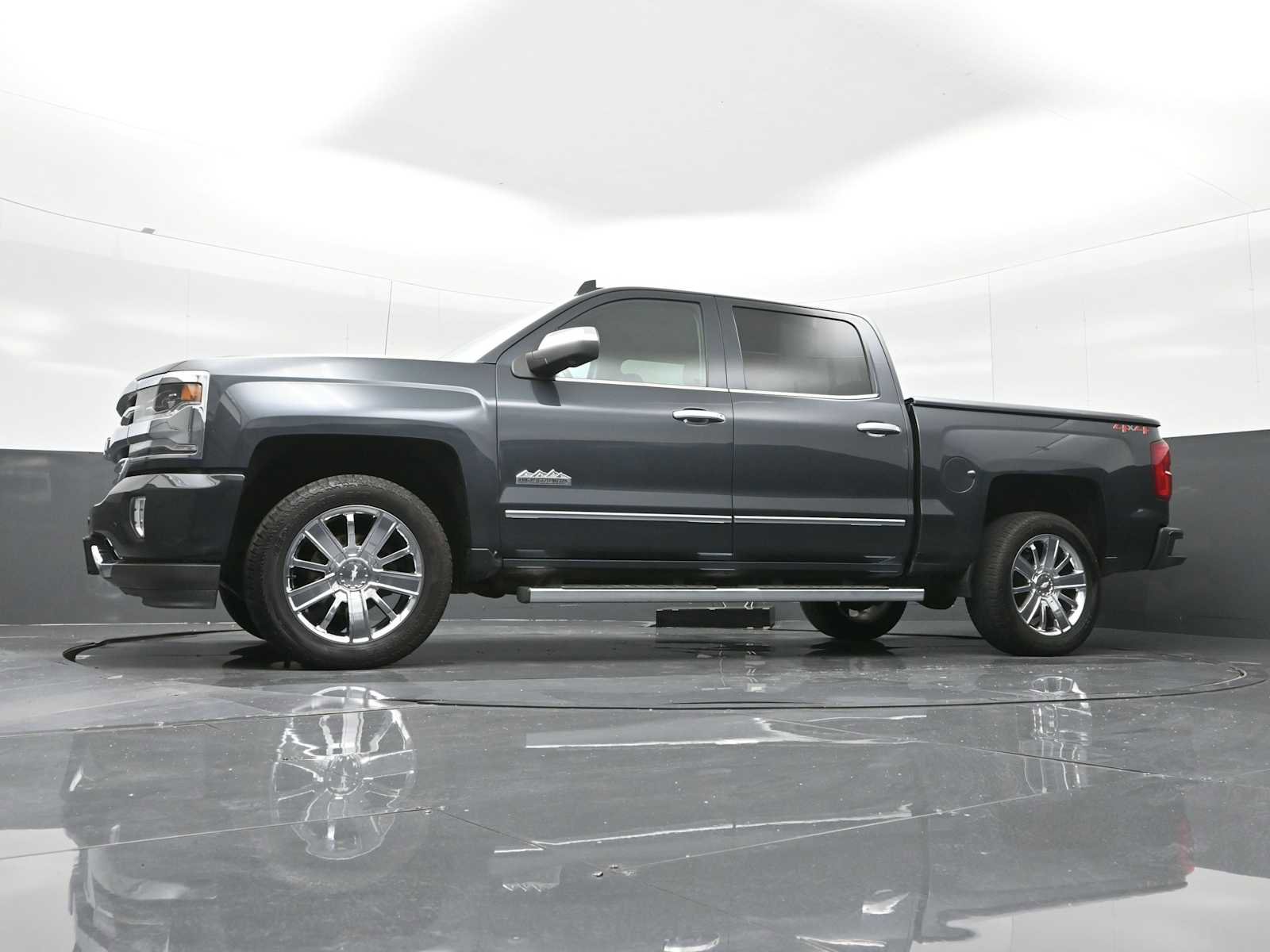 Used 2018 Chevrolet Silverado 1500 High Country image 26